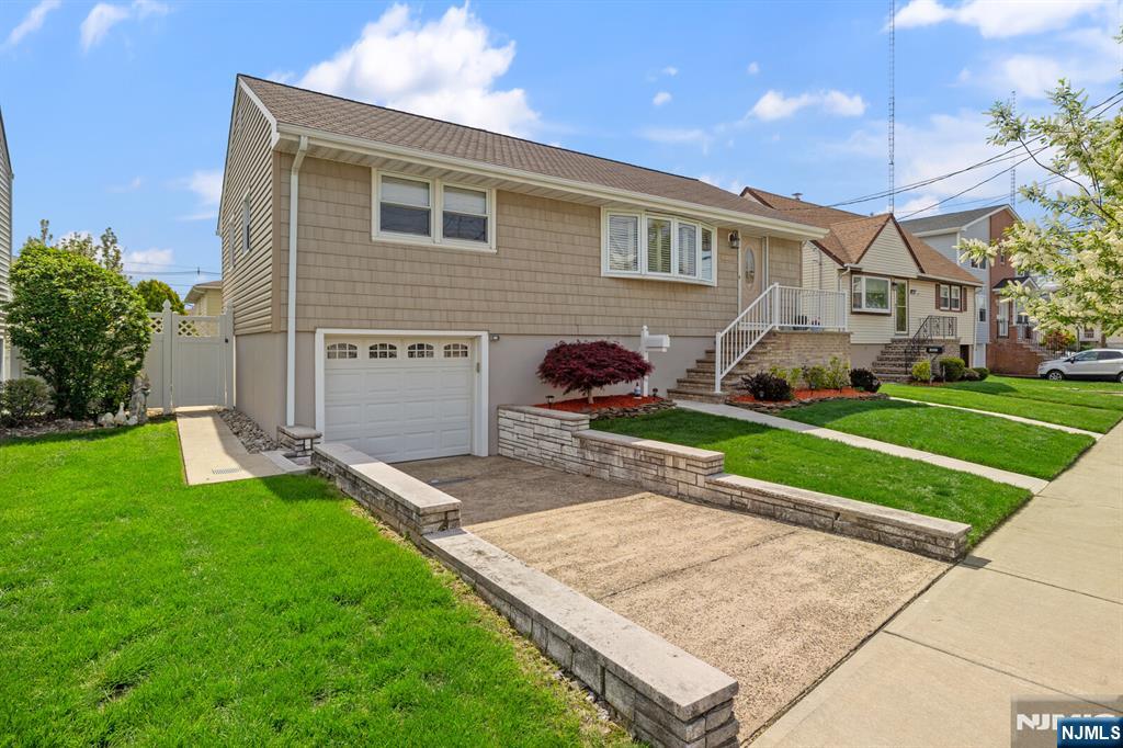 1026 Gillis Place
