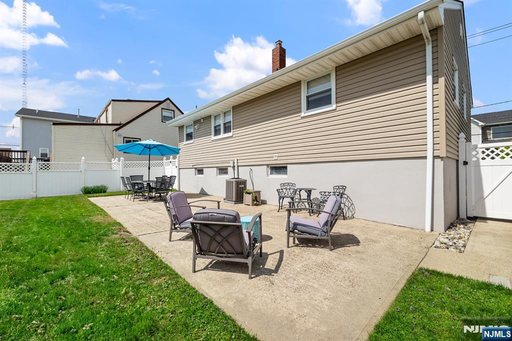 1026 Gillis Place