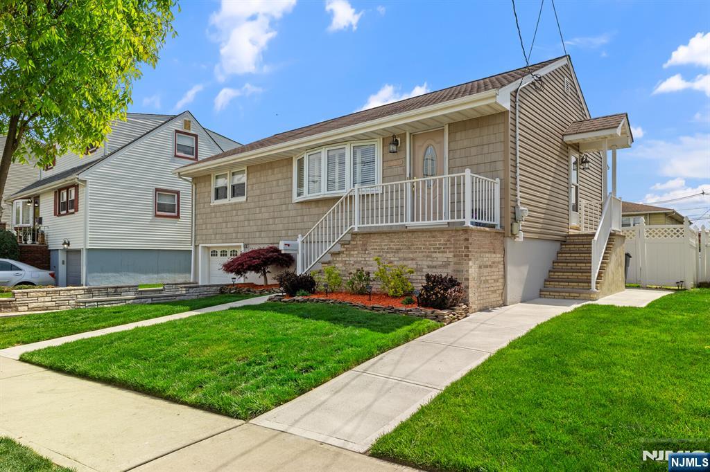 1026 Gillis Place