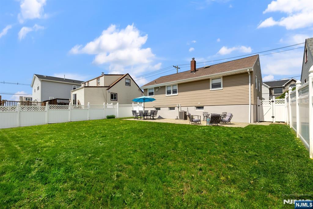 1026 Gillis Place