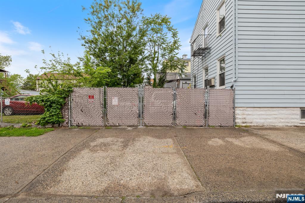 92 25th Street