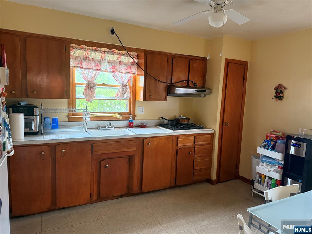 33 E Joseph Street