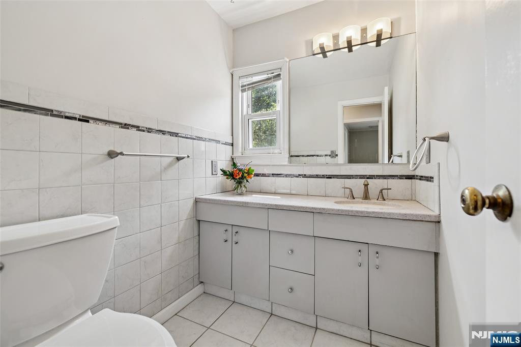 339 W Passaic Avenue