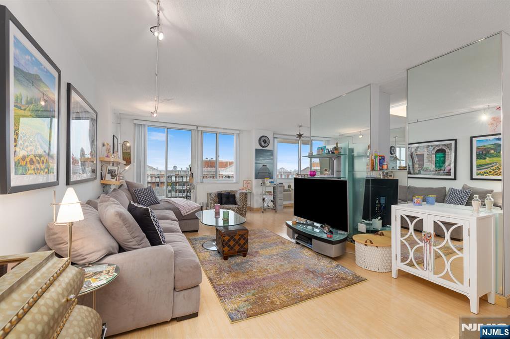 160 Overlook Avenue 22F