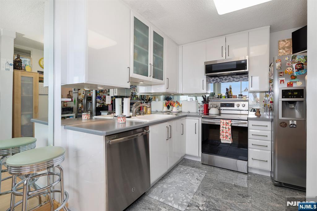 160 Overlook Avenue 22F