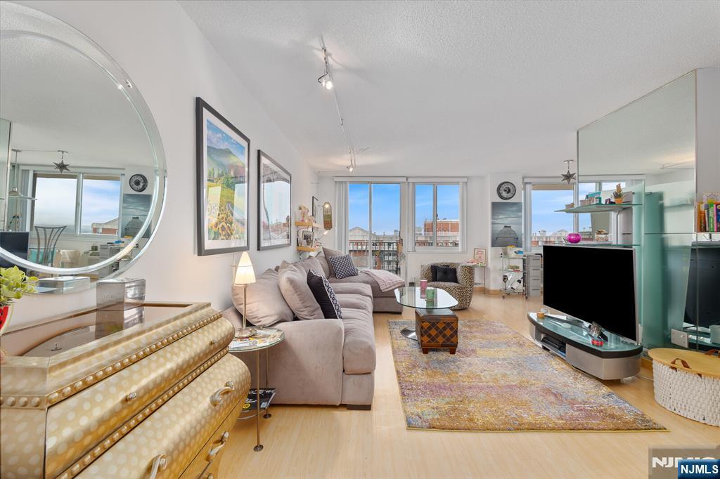160 Overlook Avenue 22F