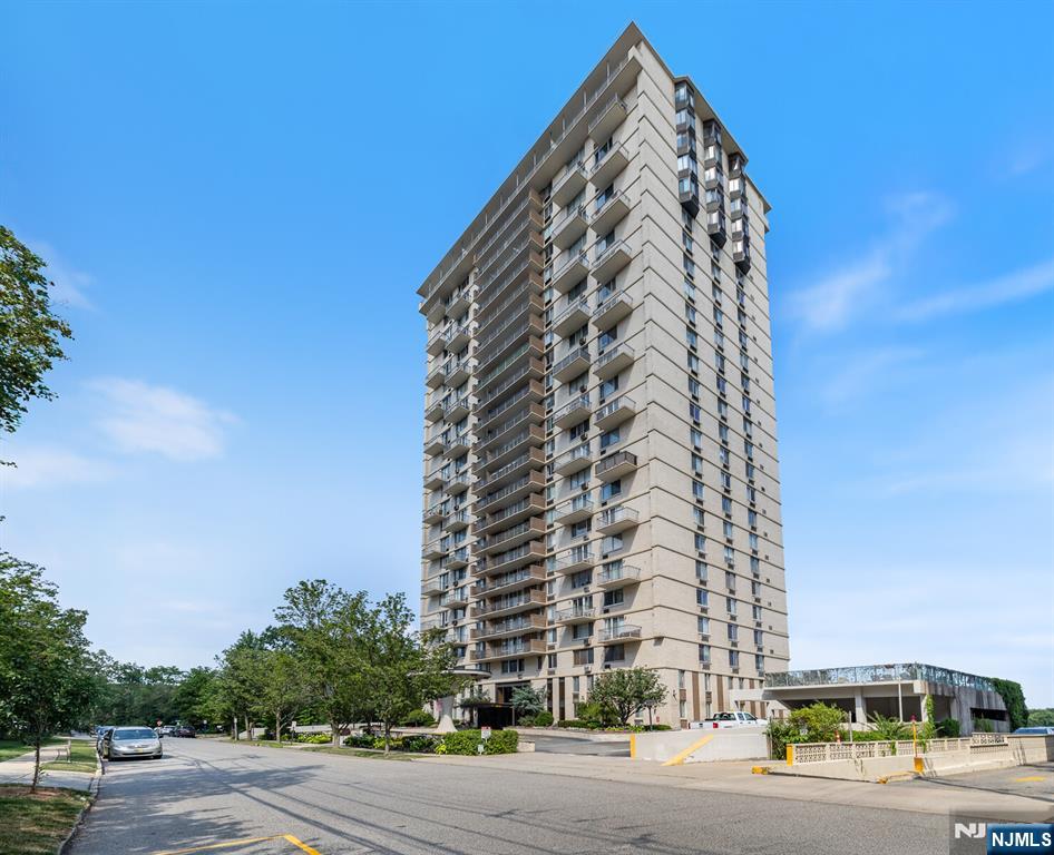 160 Overlook Avenue 22F