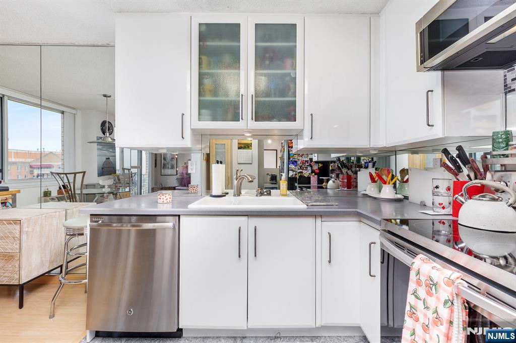 160 Overlook Avenue 22F