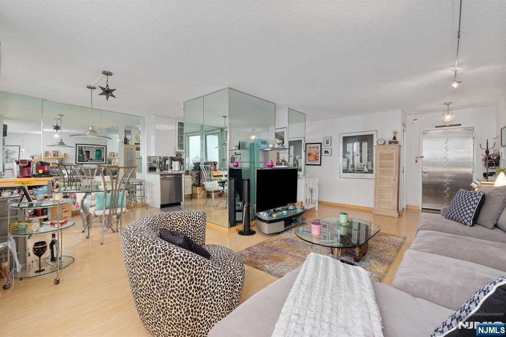 160 Overlook Avenue 22F