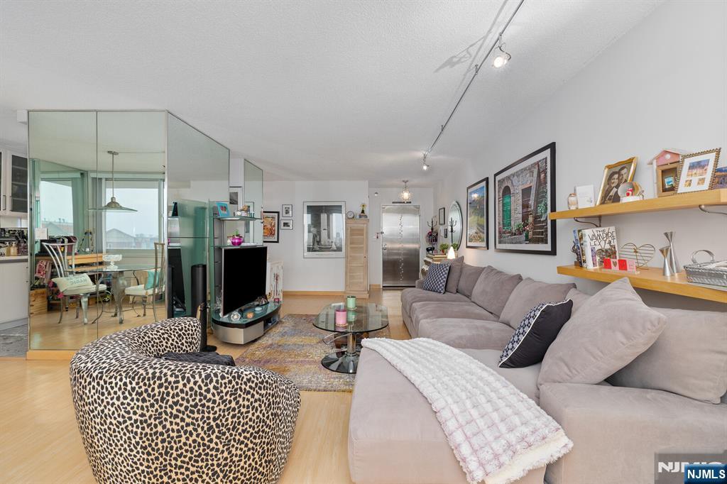 160 Overlook Avenue 22F