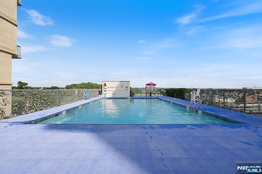160 Overlook Avenue 22F