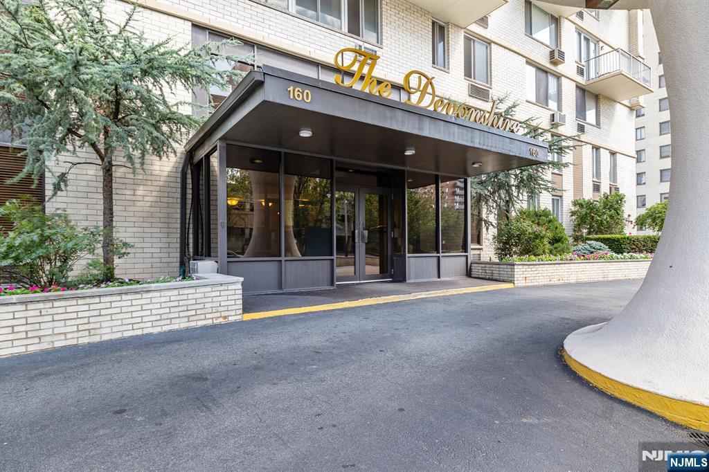 160 Overlook Avenue 22F