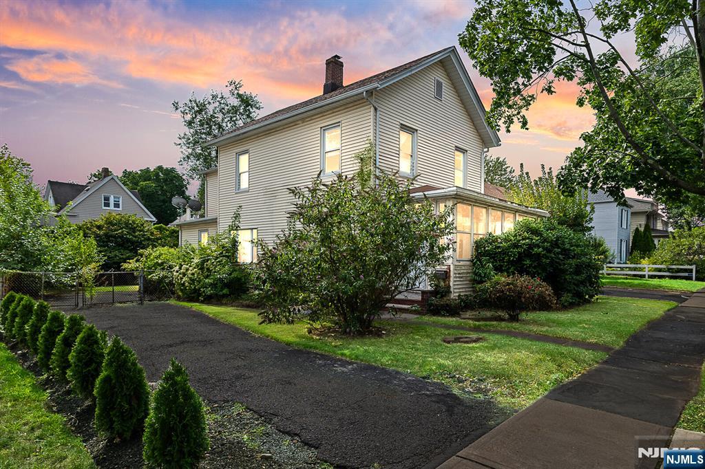 25 Riverview Avenue