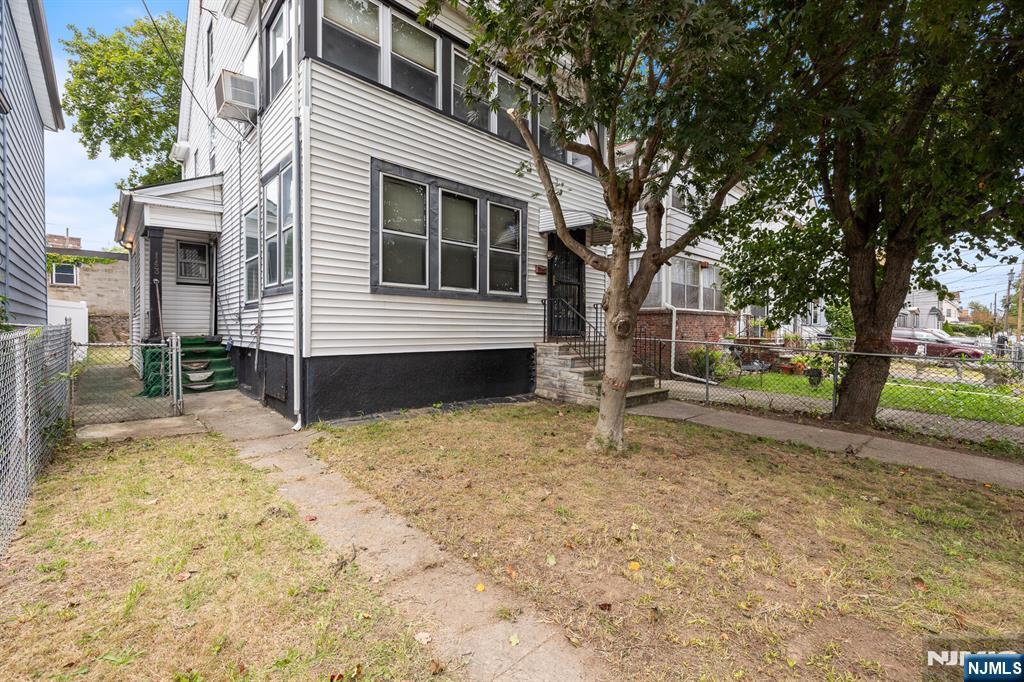 143 Smith Street