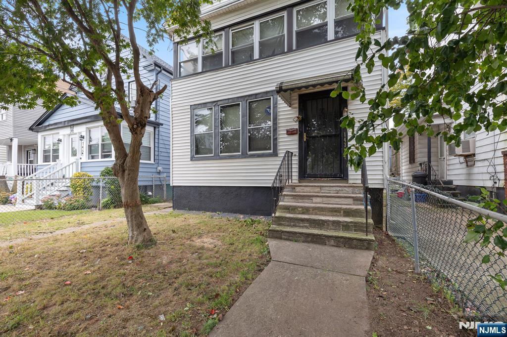 143 Smith Street
