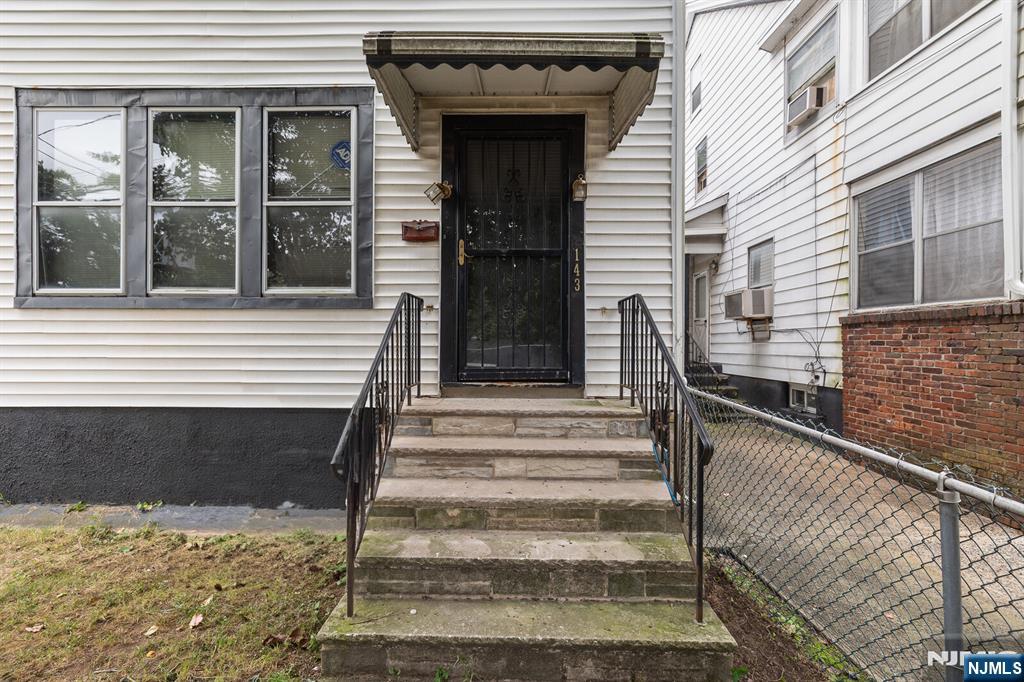 143 Smith Street