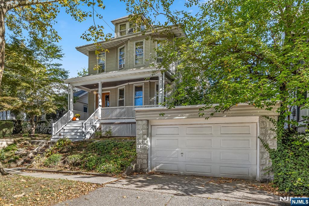 30 Pierrepont Avenue