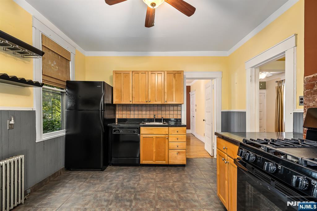 30 Pierrepont Avenue