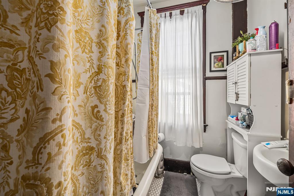 30 Pierrepont Avenue