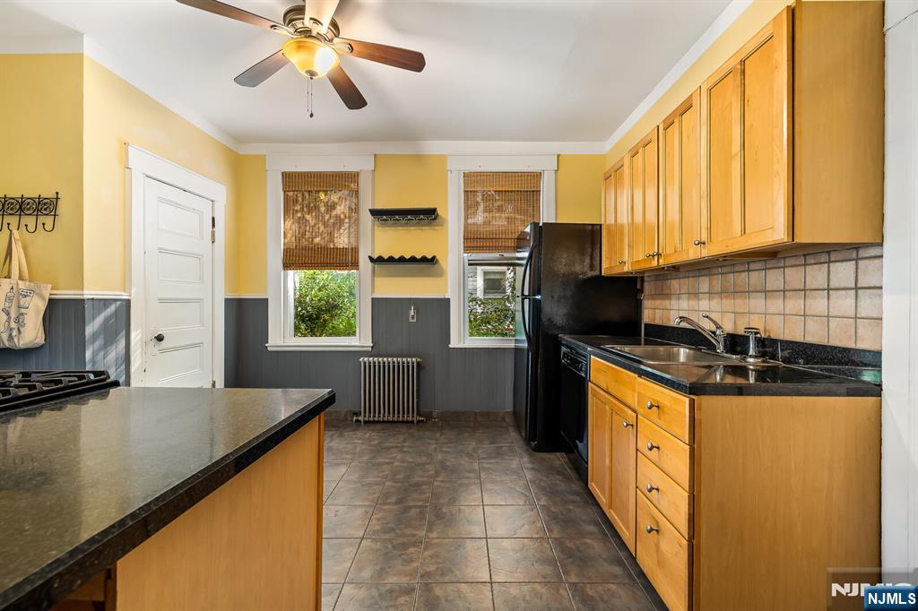 30 Pierrepont Avenue