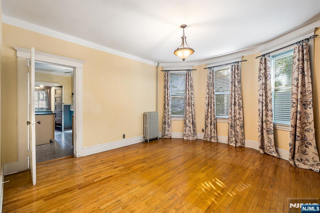 30 Pierrepont Avenue