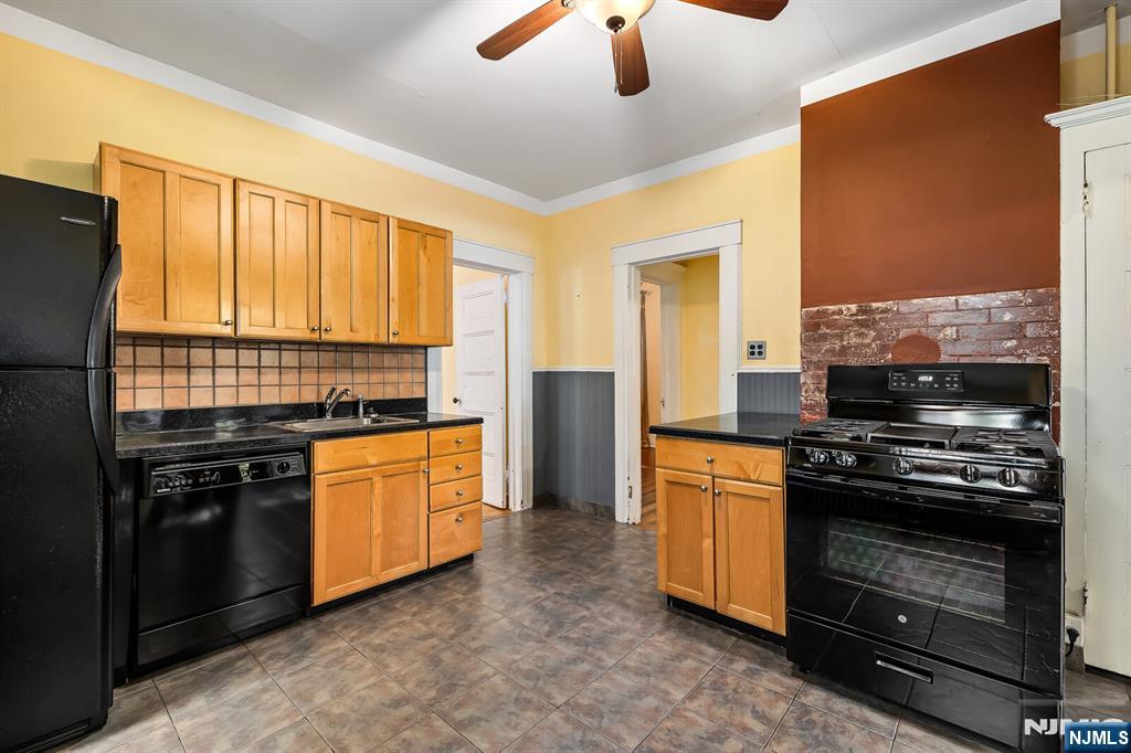 30 Pierrepont Avenue