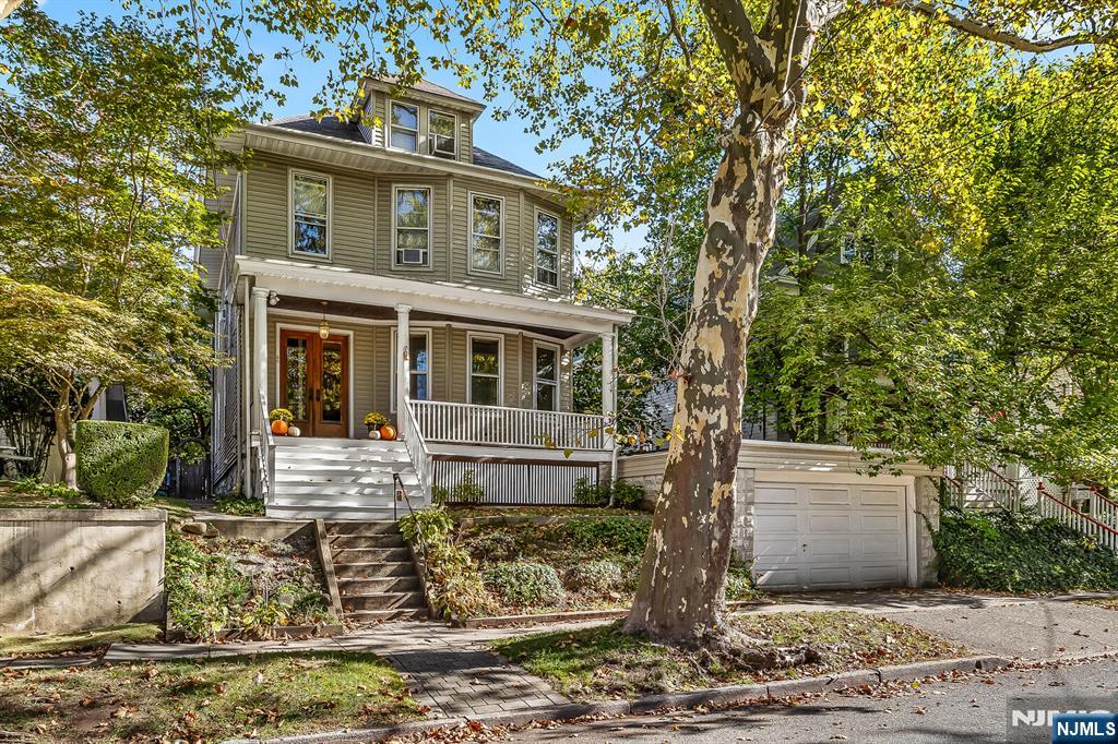 30 Pierrepont Avenue