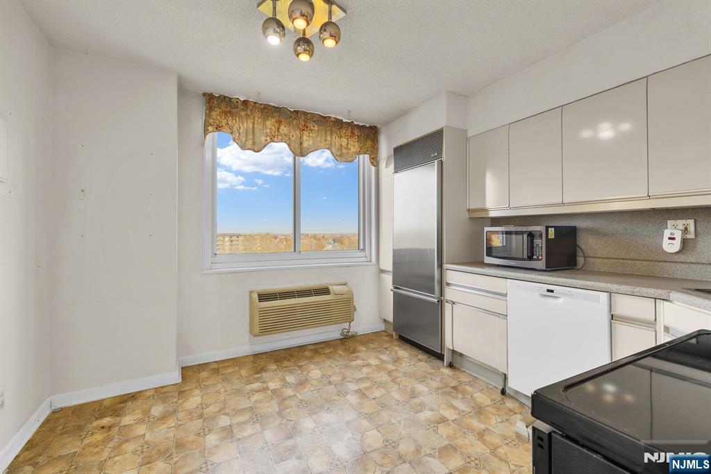 160 Overlook Avenue 7A