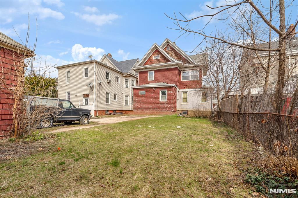 65 Marsellus Place