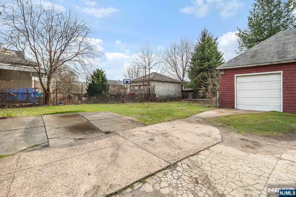 65 Marsellus Place