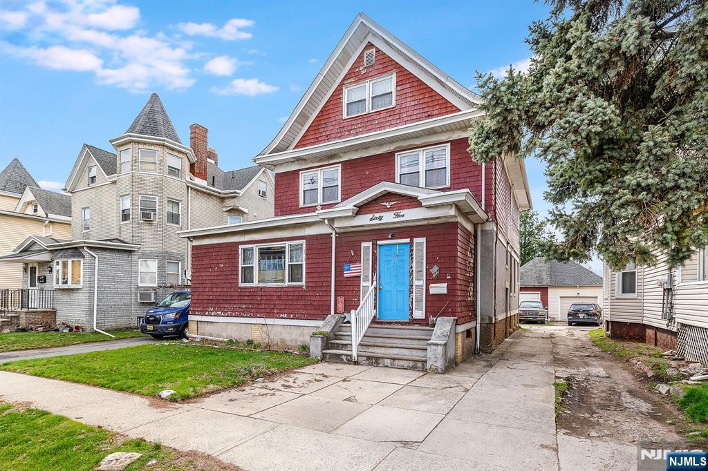 65 Marsellus Place