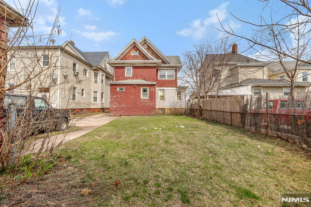 65 Marsellus Place