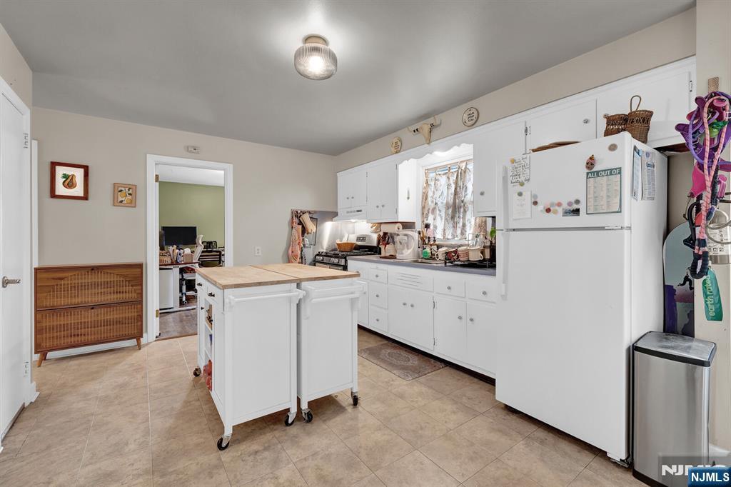 322 Broughton Avenue