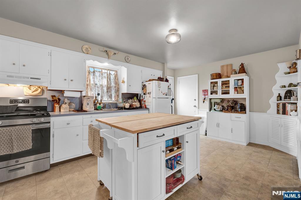 322 Broughton Avenue