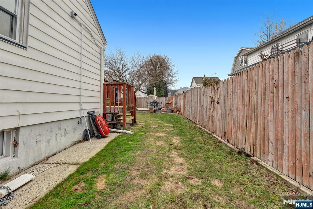 322 Broughton Avenue