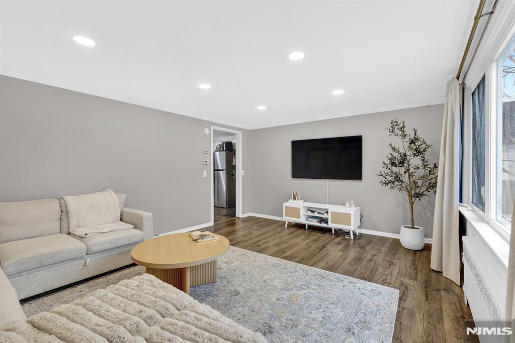 322 Broughton Avenue