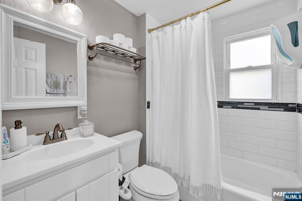 322 Broughton Avenue