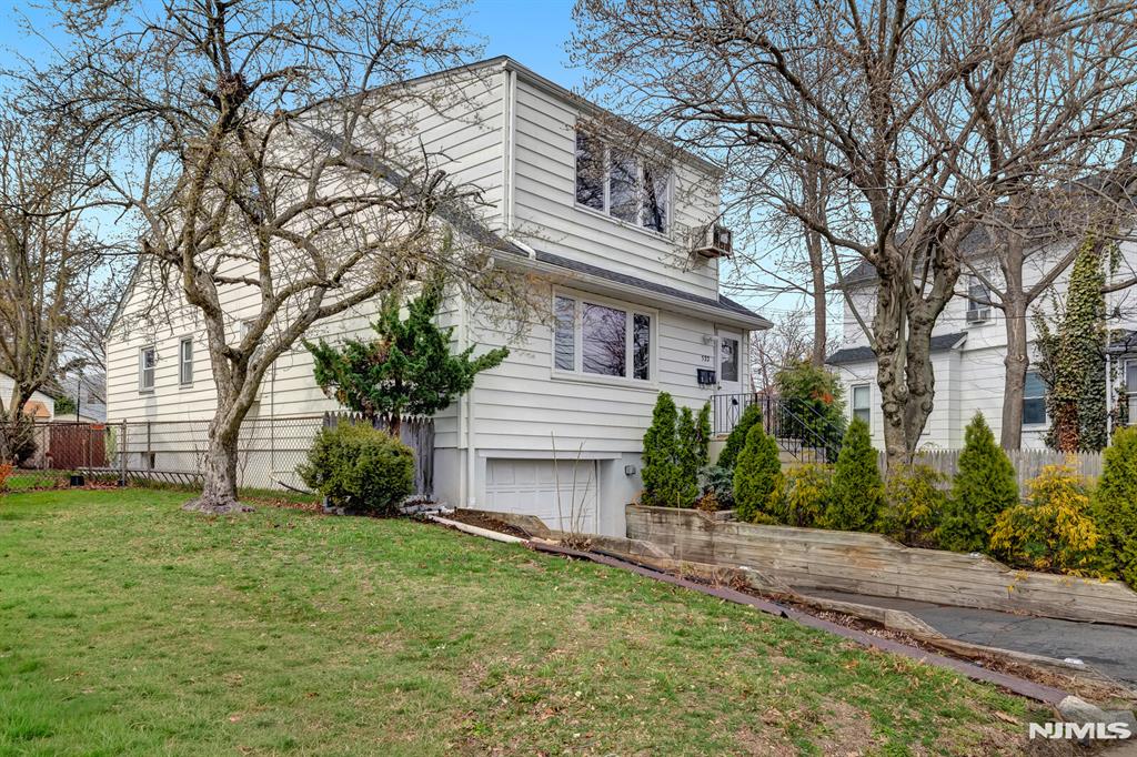 322 Broughton Avenue