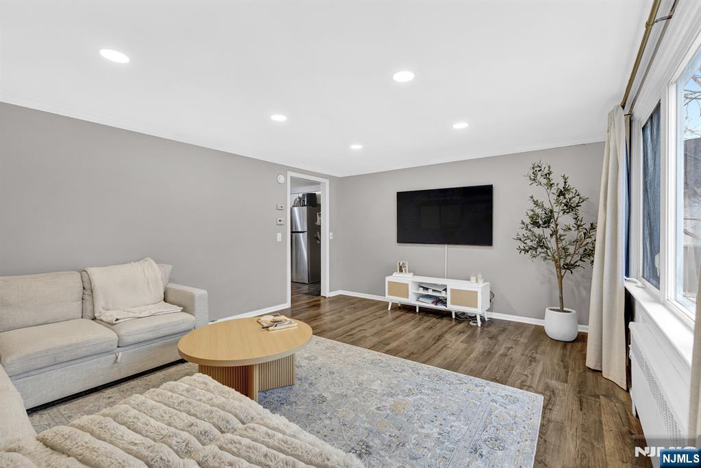 322 Broughton Avenue