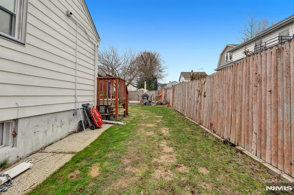 322 Broughton Avenue