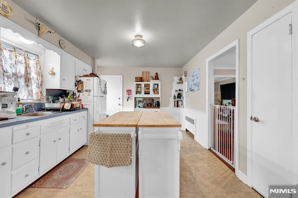 322 Broughton Avenue