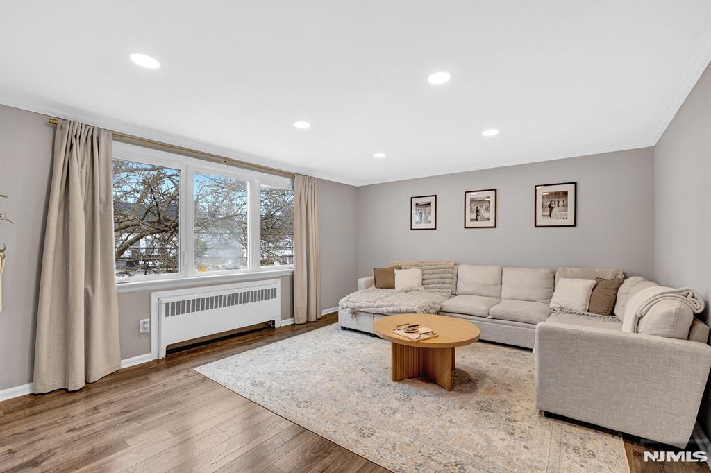 322 Broughton Avenue