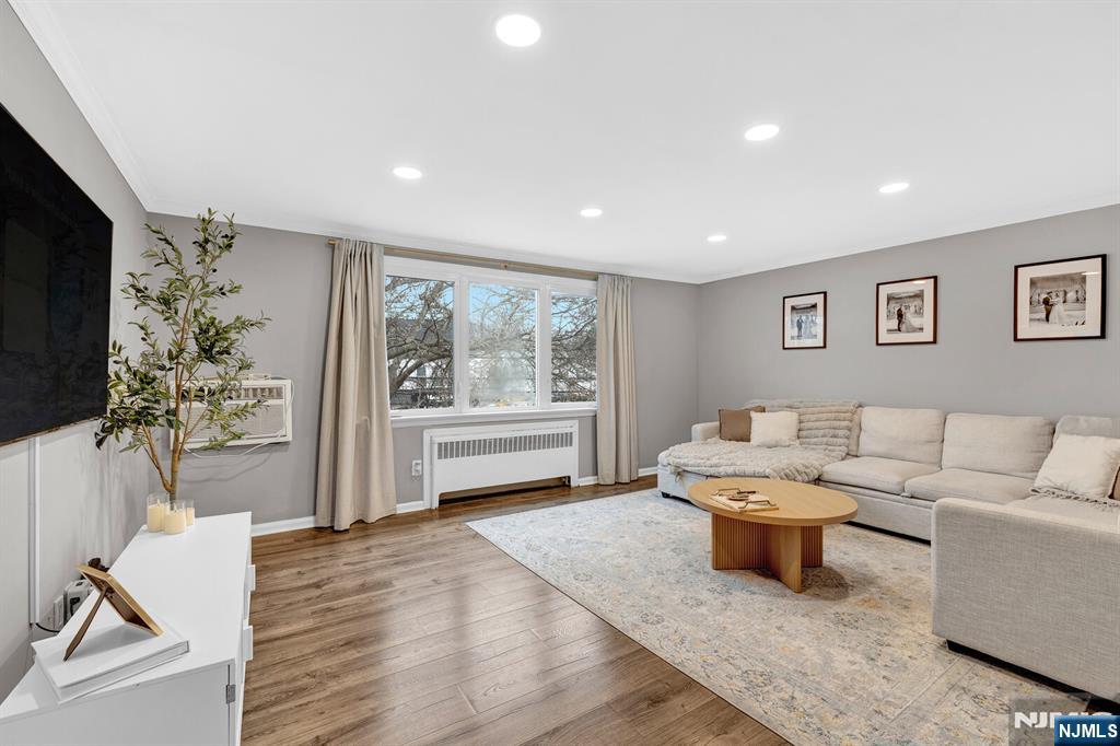 322 Broughton Avenue