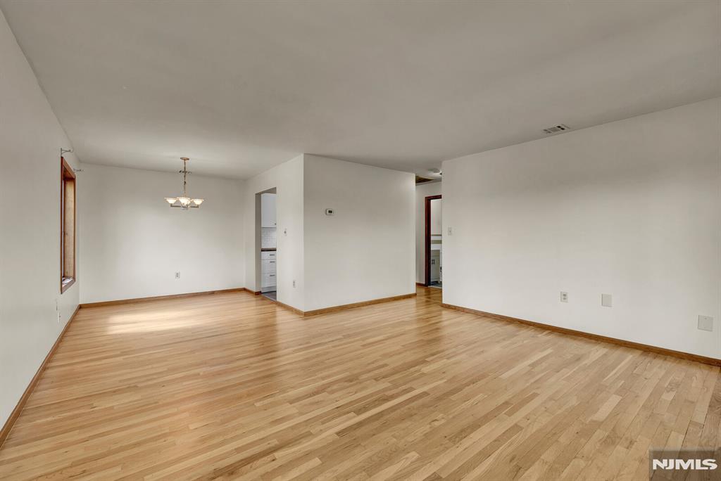 61 Eastern Way 3
