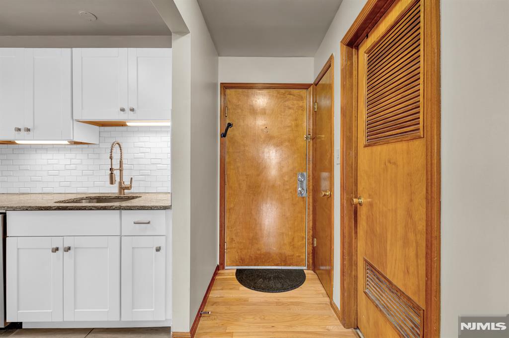 61 Eastern Way 3