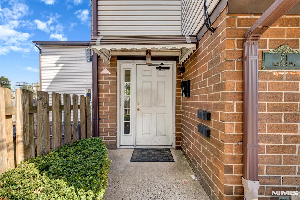 61 Eastern Way 3