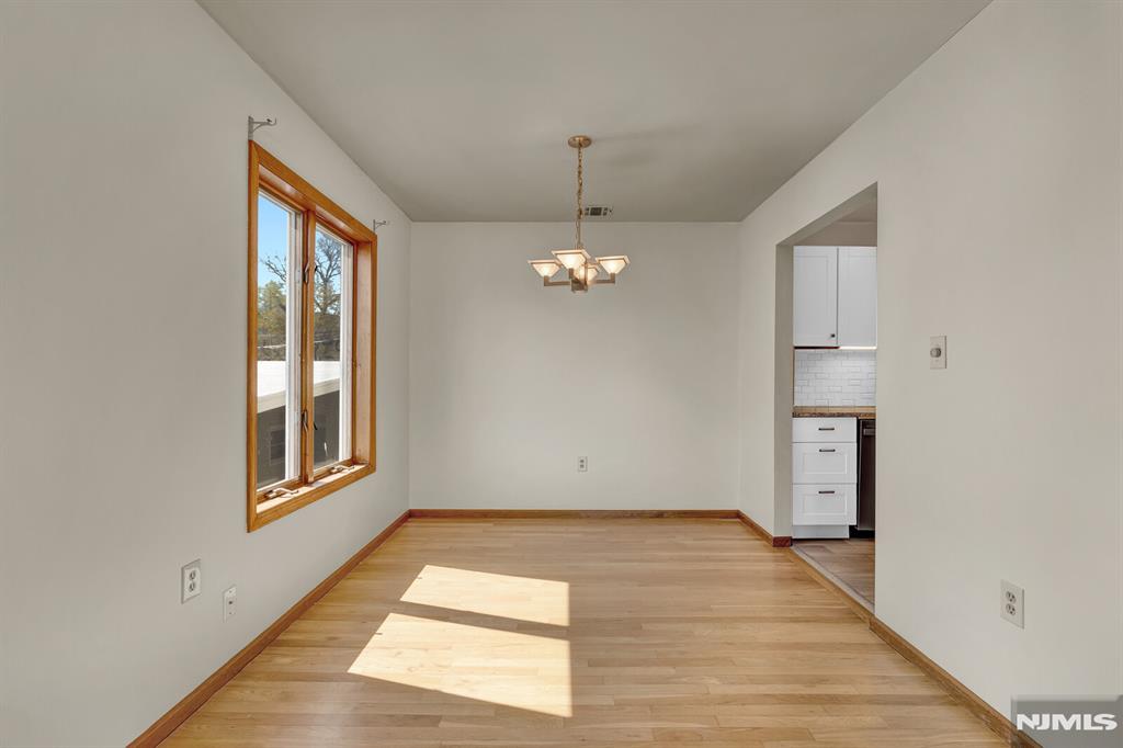 61 Eastern Way 3