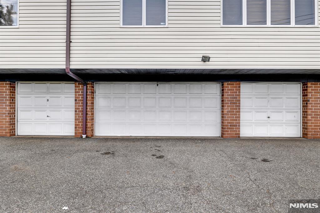 61 Eastern Way 3