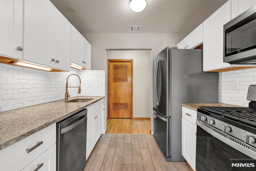 61 Eastern Way 3