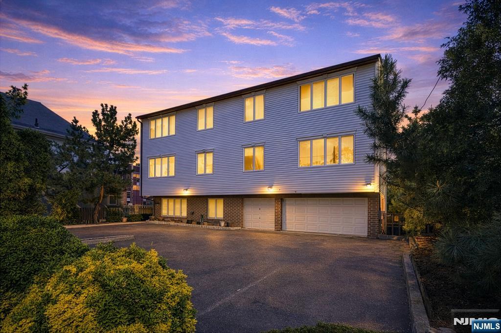 61 Eastern Way 3